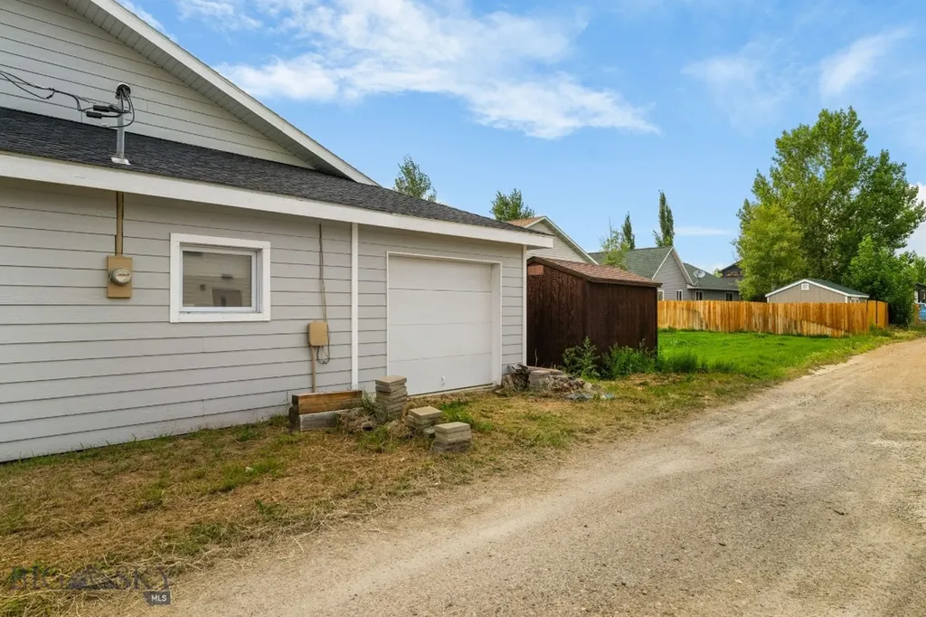 510 N Main Avenue Twin Bridges MT 59754