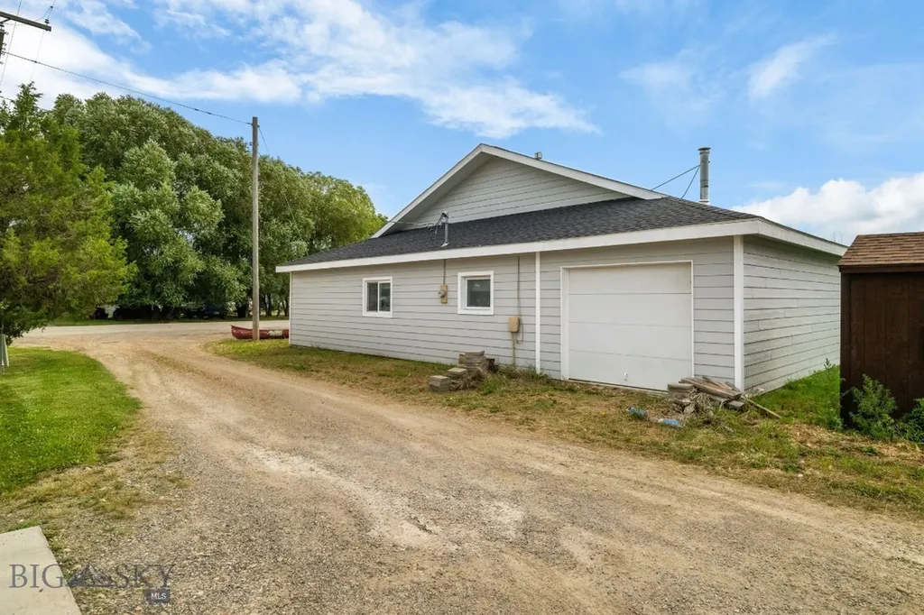 510 N Main Avenue Twin Bridges MT 59754