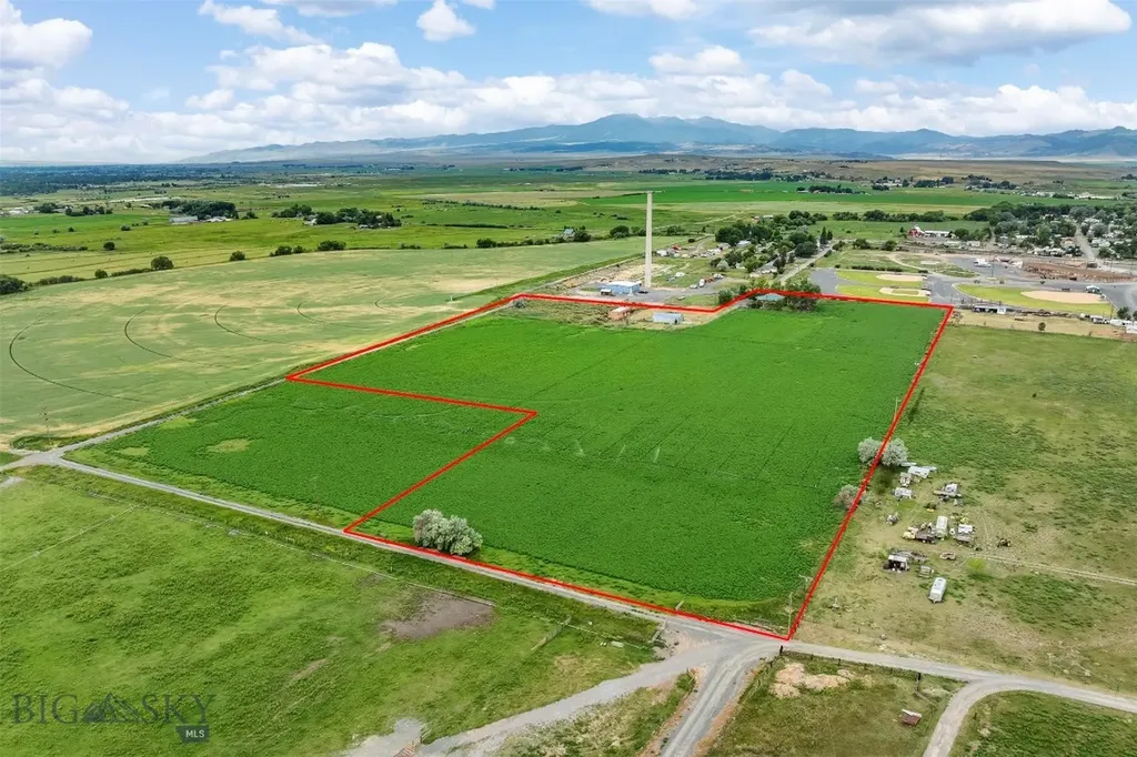 27 Sugar Beet Row Whitehall MT 59759