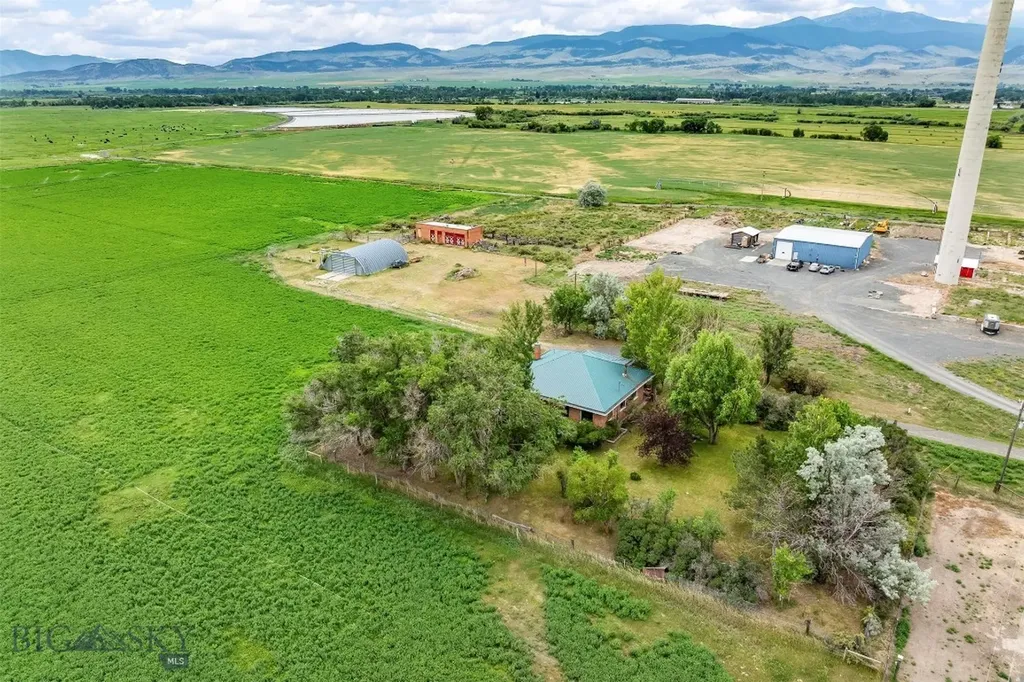 27 Sugar Beet Row Whitehall MT 59759