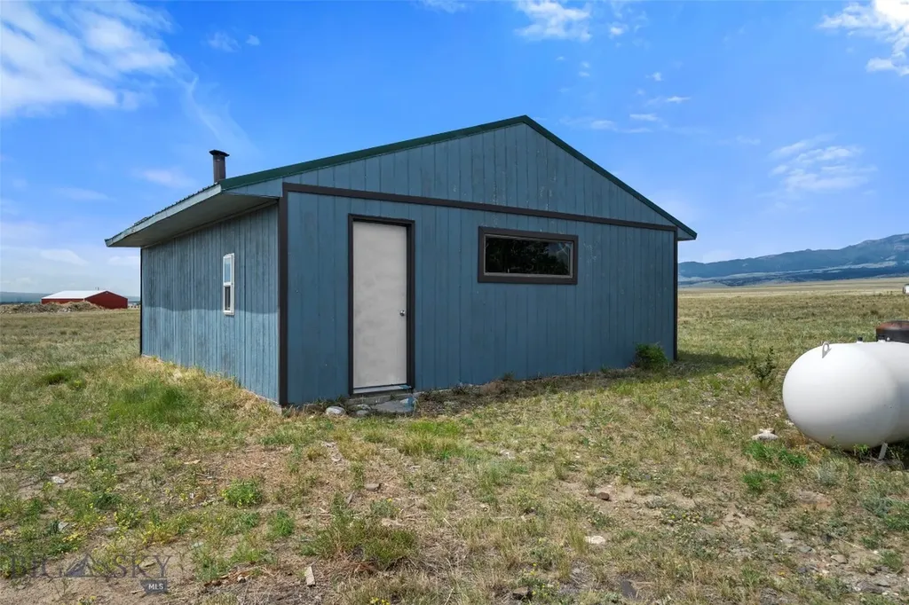 1406 Jack Rabbit Lane Whitehall MT 59759