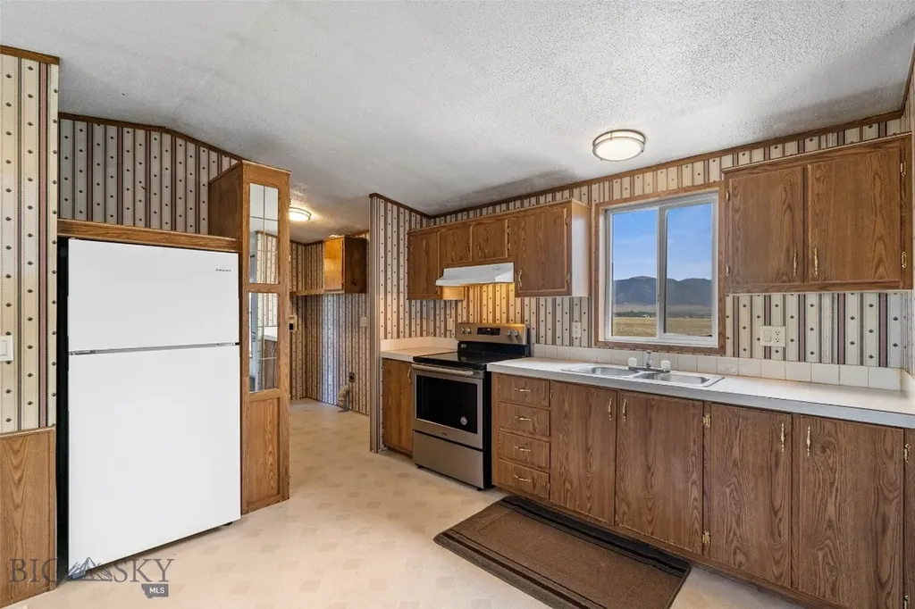 1406 Jack Rabbit Lane Whitehall MT 59759