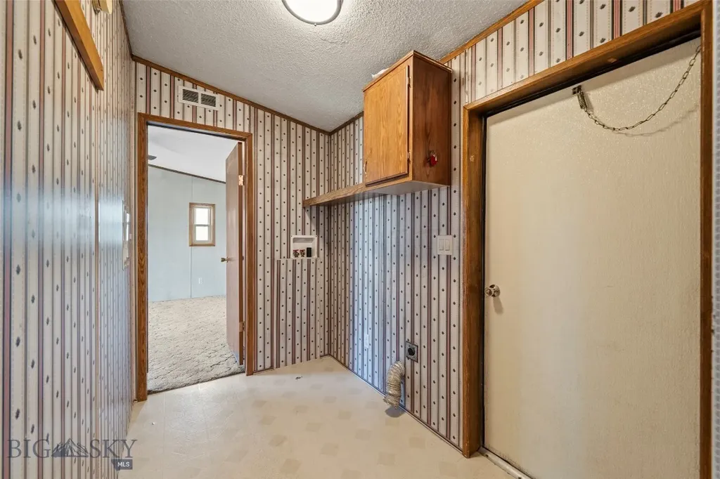 1406 Jack Rabbit Lane Whitehall MT 59759