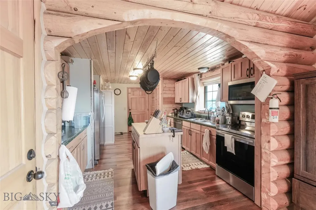 12 Madison Drive Whitehall MT 59759