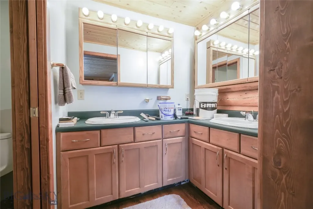 12 Madison Drive Whitehall MT 59759