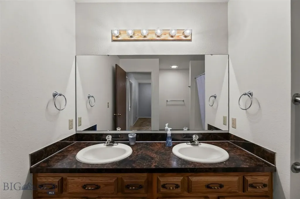 1322 W Crawford Street Livingston MT 59047