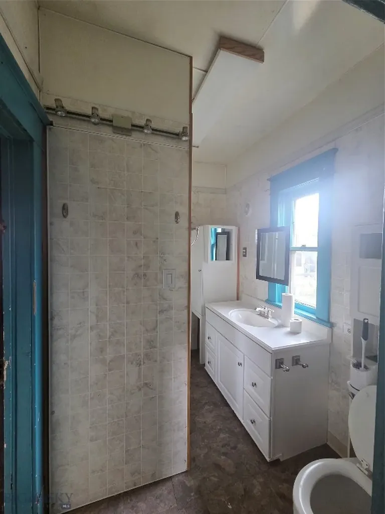 2421 Locust Street Butte MT 59701