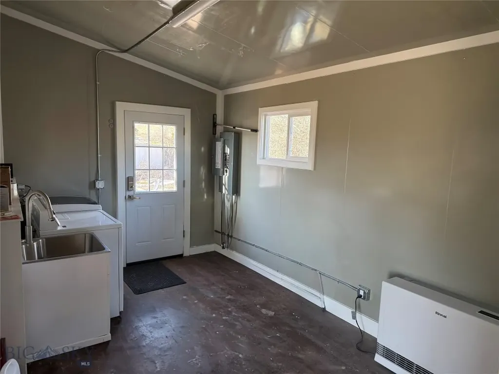 1186 Lovers Leap Dillon MT 59725