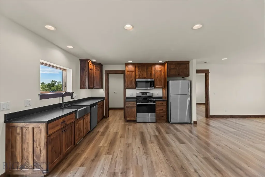 203 2nd Avenue N Clyde Park MT 59018