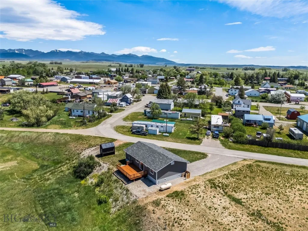 203 2nd Avenue N Clyde Park MT 59018