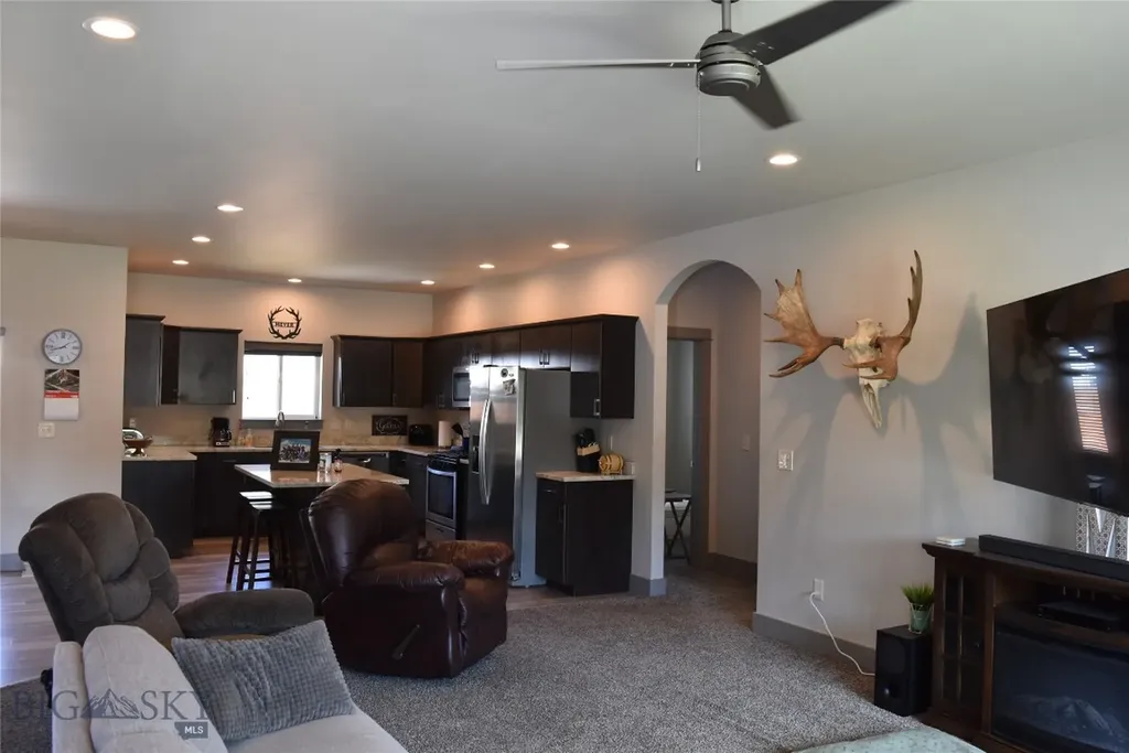 1303 Prairie Dawn Belgrade MT 59714