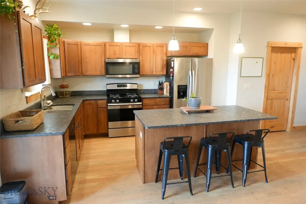 1487 Bora Way Bozeman MT 59718