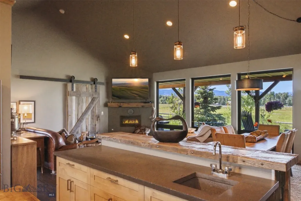 11762 Gooch Hill Road Gallatin Gateway MT 59730
