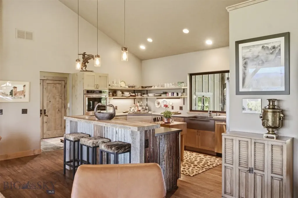 11762 Gooch Hill Road Gallatin Gateway MT 59730
