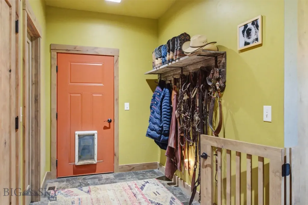 11762 Gooch Hill Road Gallatin Gateway MT 59730