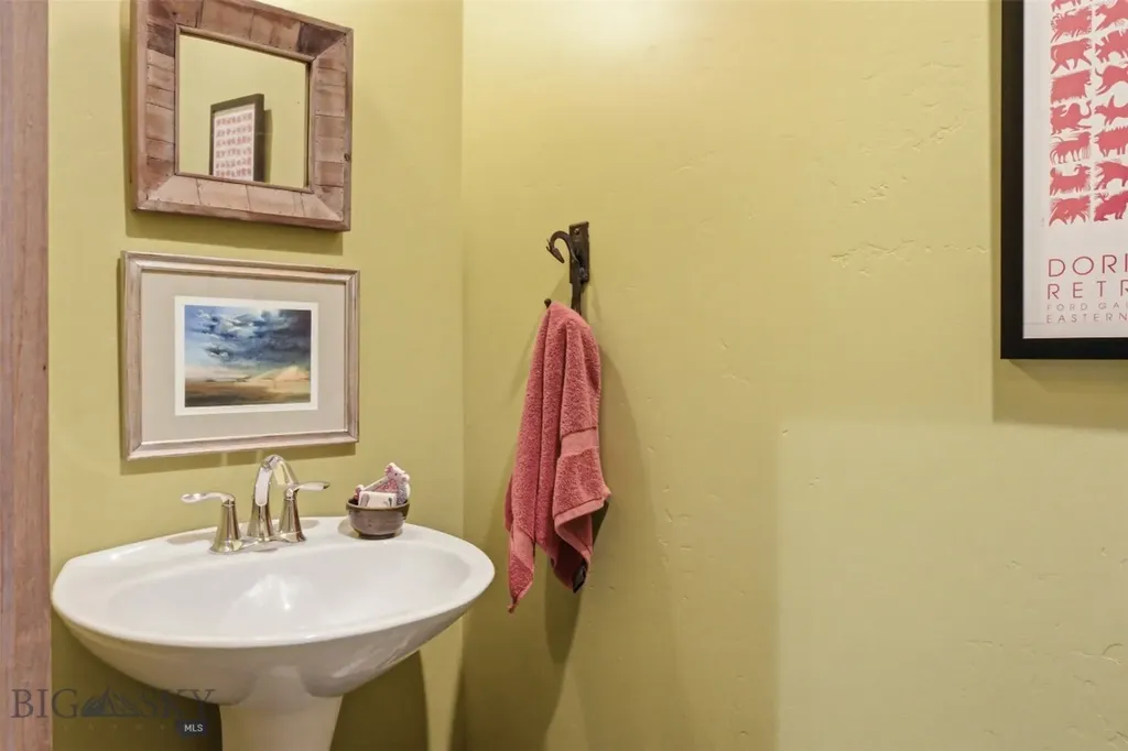 11762 Gooch Hill Road Gallatin Gateway MT 59730