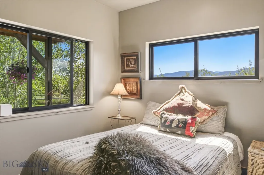 11762 Gooch Hill Road Gallatin Gateway MT 59730