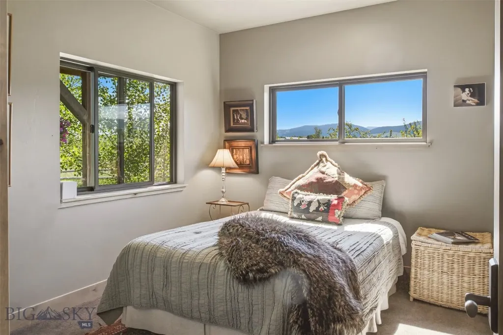 11762 Gooch Hill Road Gallatin Gateway MT 59730