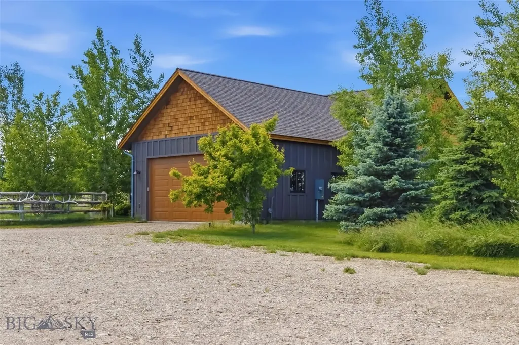 11762 Gooch Hill Road Gallatin Gateway MT 59730