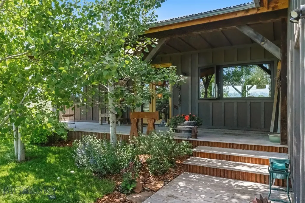 11762 Gooch Hill Road Gallatin Gateway MT 59730