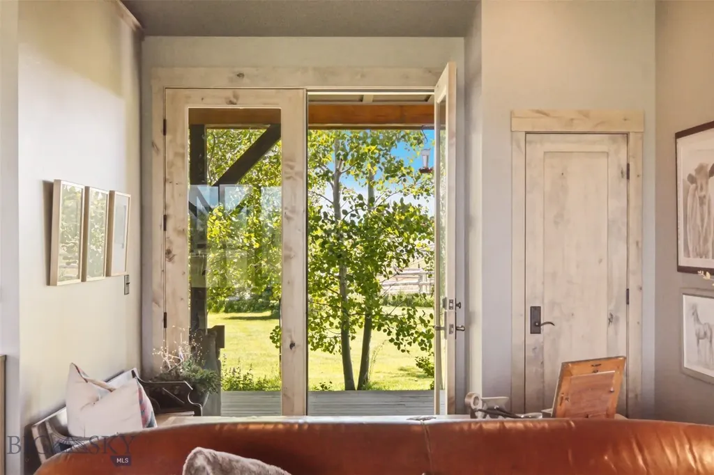 11762 Gooch Hill Road Gallatin Gateway MT 59730