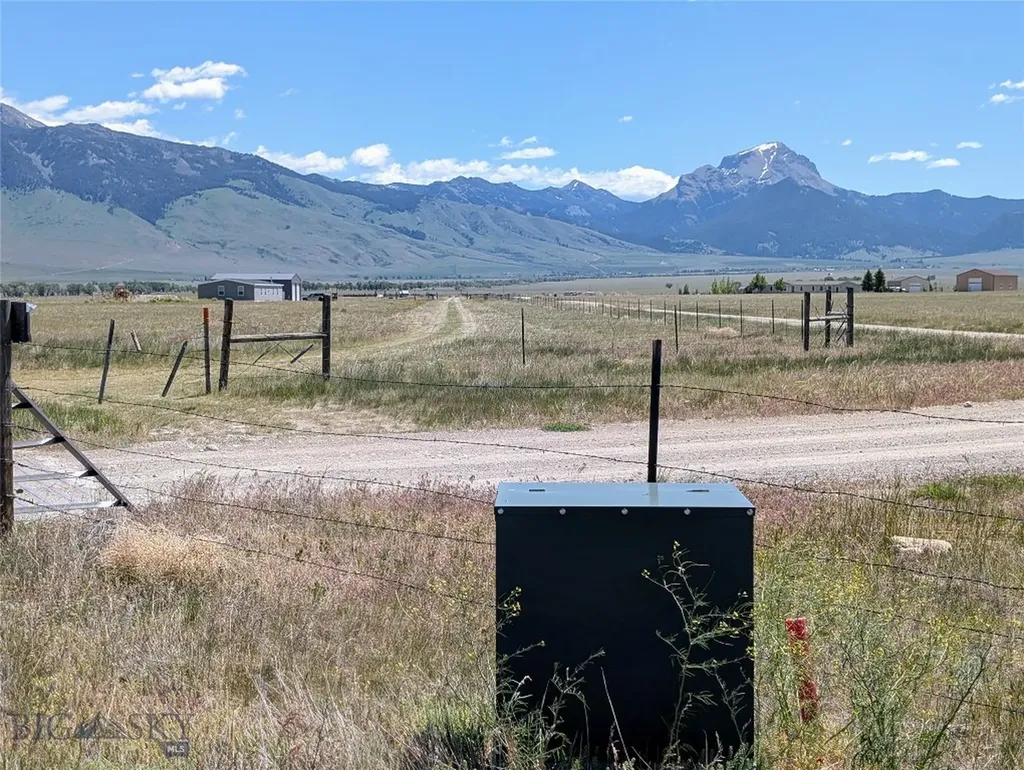 1 Lonesome Dove Ranch Section 27 S Cameron MT 59720