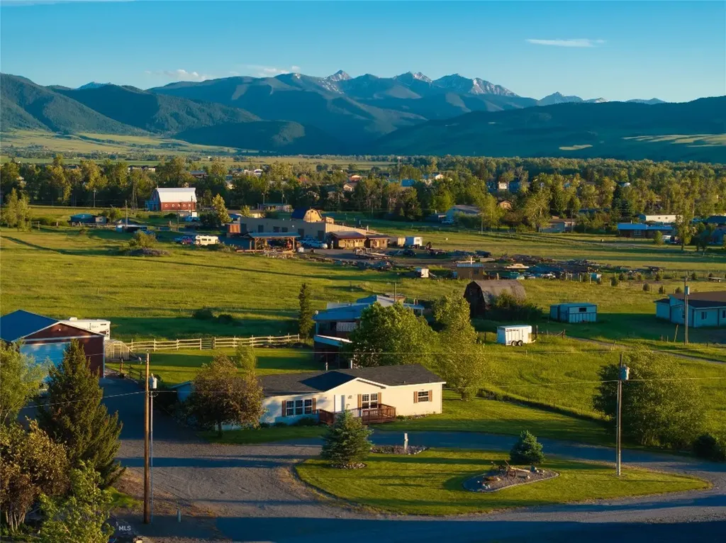 118 Wheeler Mountain Way Gallatin Gateway MT 59730
