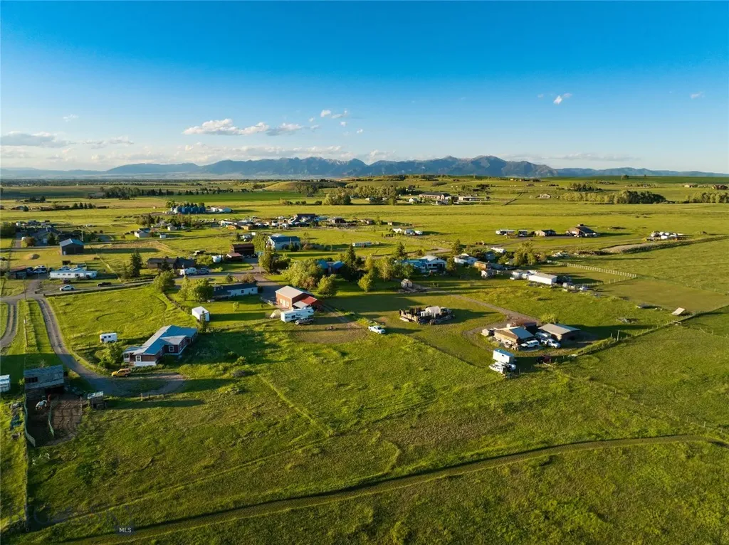 118 Wheeler Mountain Way Gallatin Gateway MT 59730