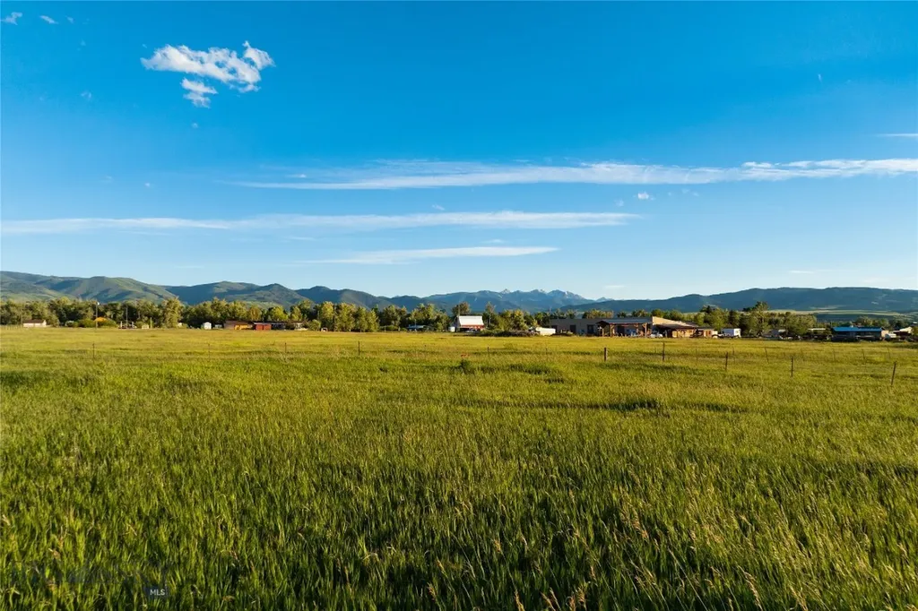 118 Wheeler Mountain Way Gallatin Gateway MT 59730