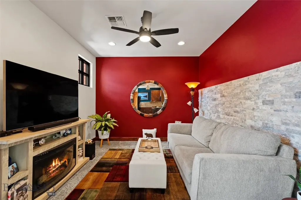 115 E Gallatin Avenue Manhattan MT 59741