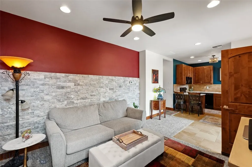 115 E Gallatin Avenue Manhattan MT 59741