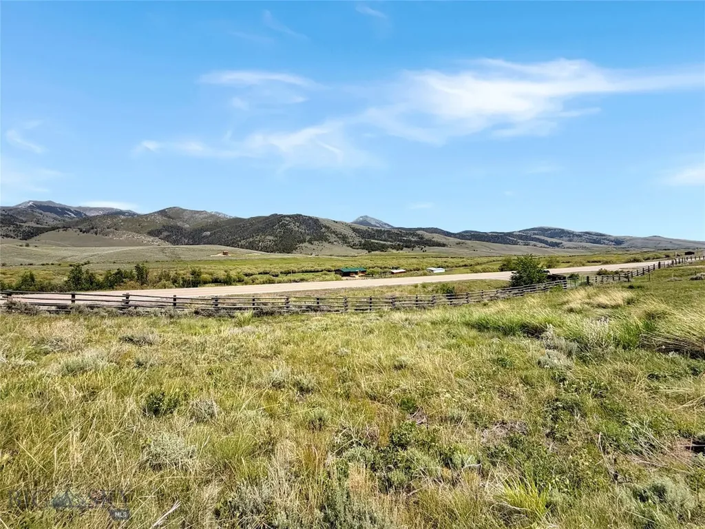 9363 Pioneer Mountain Scenic By-way Polaris MT 59746