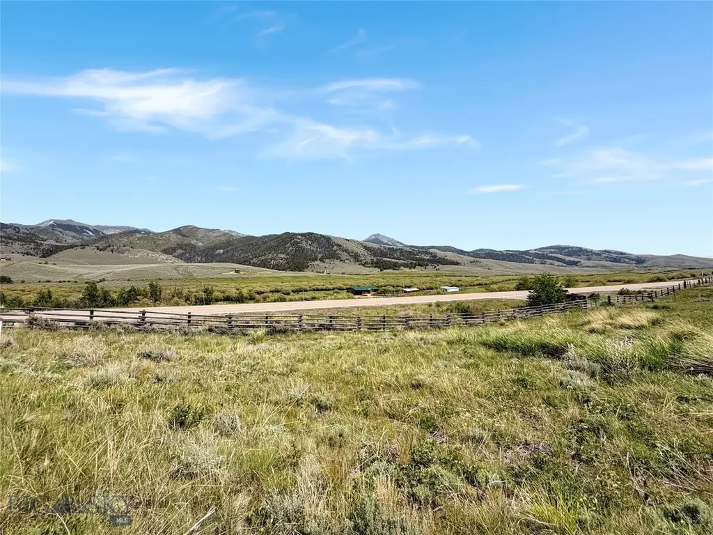 9363 Pioneer Mountain Scenic By-way Polaris MT 59746
