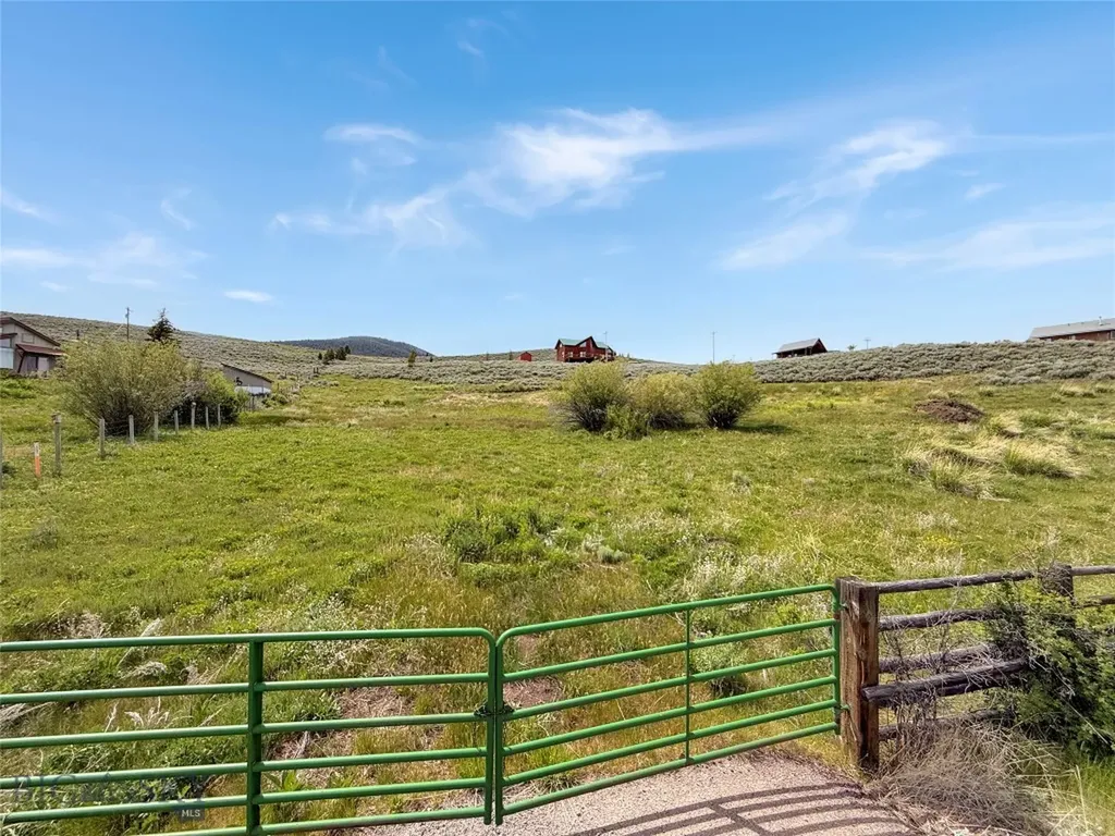 9363 Pioneer Mountain Scenic By-way Polaris MT 59746