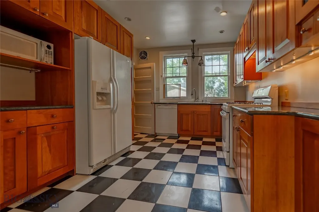 315 W Lewis Street Livingston MT 59047