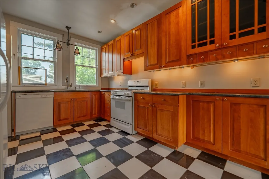 315 W Lewis Street Livingston MT 59047