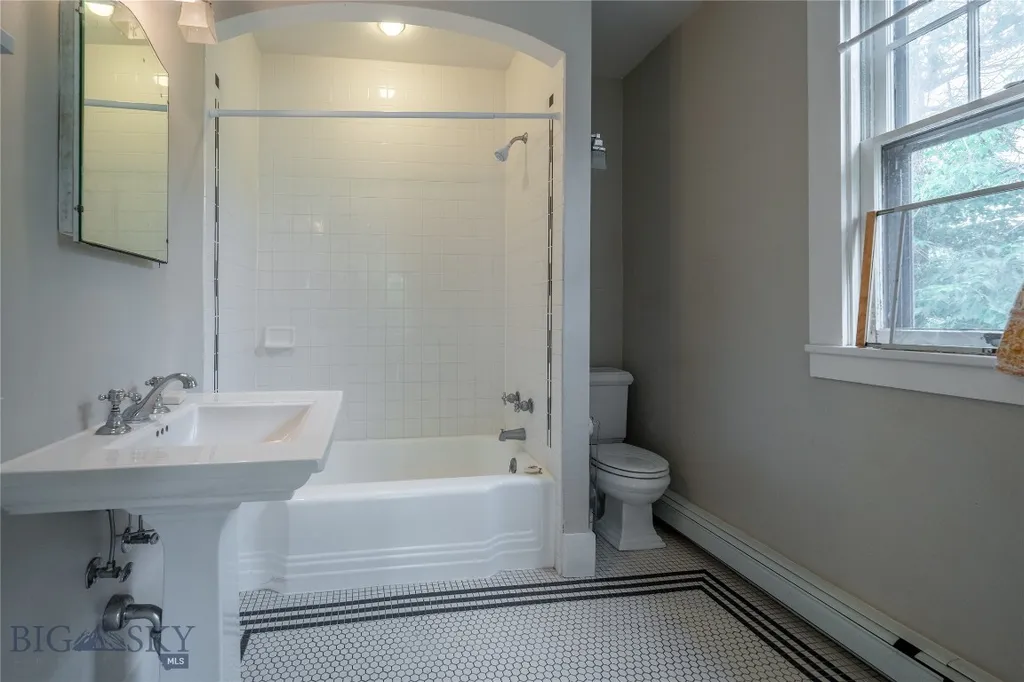 315 W Lewis Street Livingston MT 59047