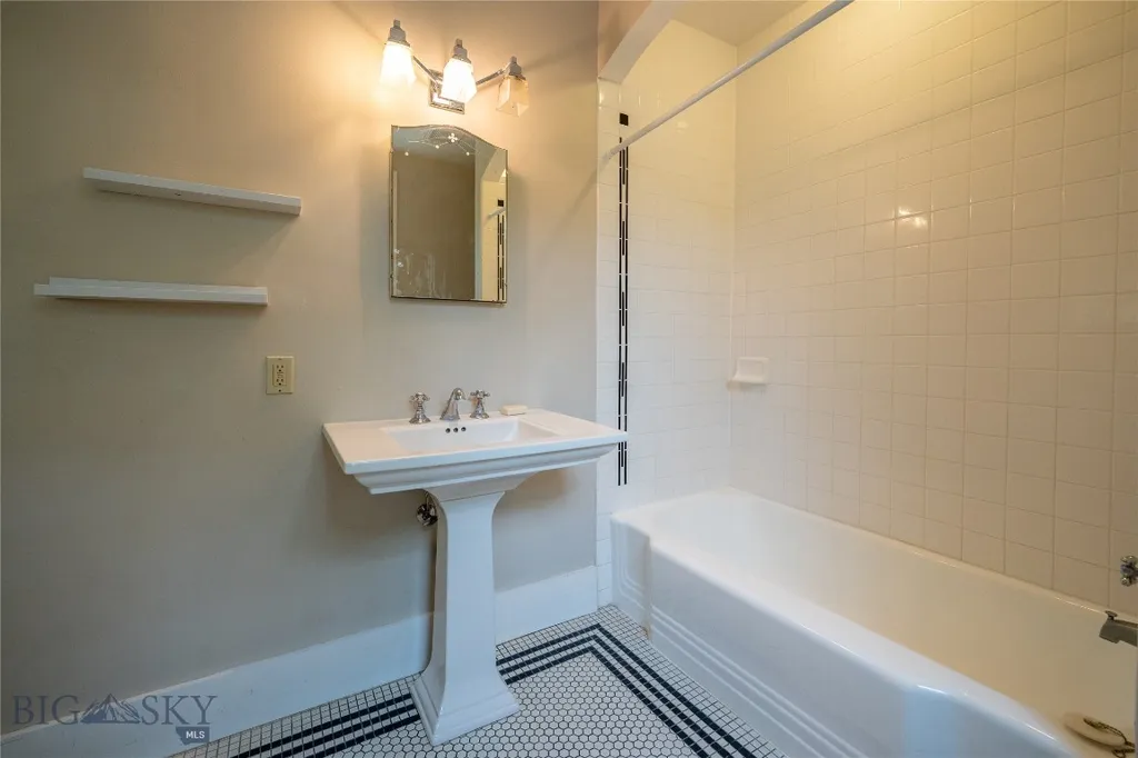 315 W Lewis Street Livingston MT 59047