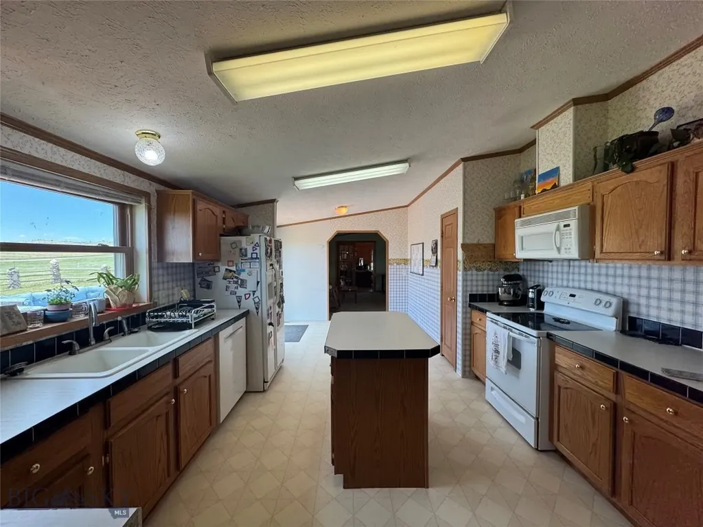 27 Cox Creek Lane Big Timber MT 59011
