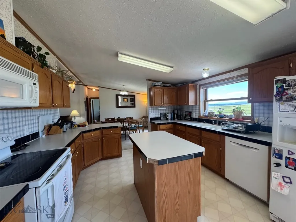 27 Cox Creek Lane Big Timber MT 59011