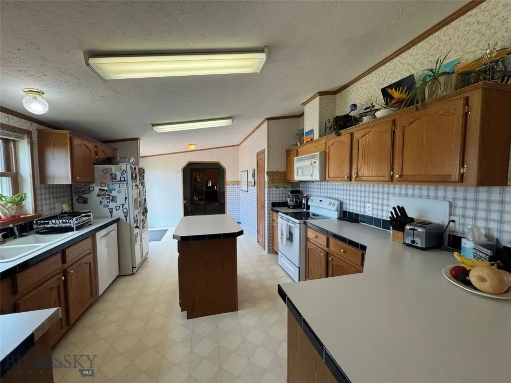 27 Cox Creek Lane Big Timber MT 59011