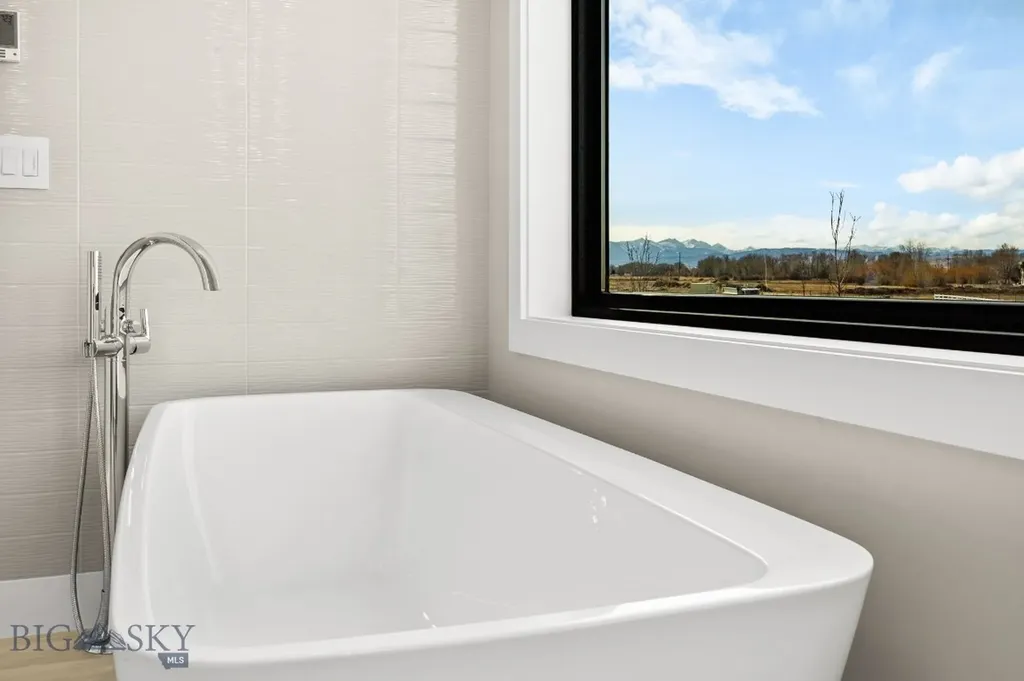 141 Creekbank Loop Bozeman MT 59718