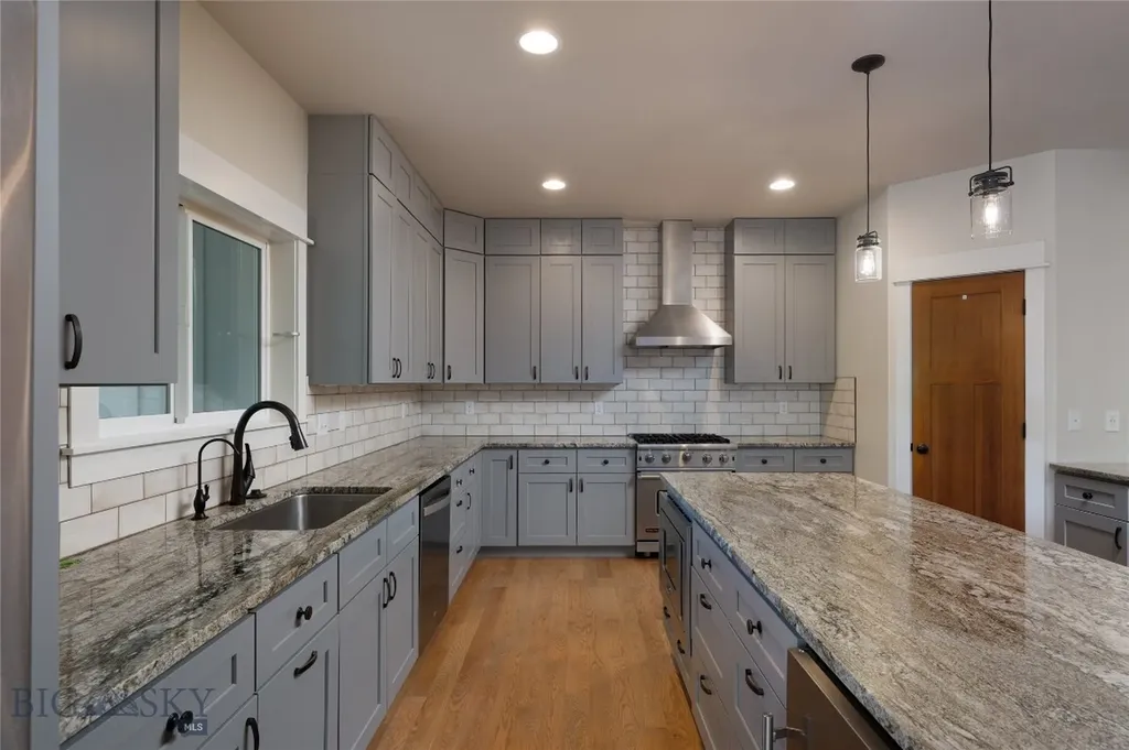 1697 Ryun Sun Way Bozeman MT 59718