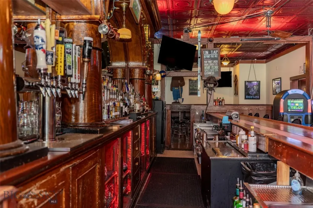 102 N Main Street Livingston MT 59047