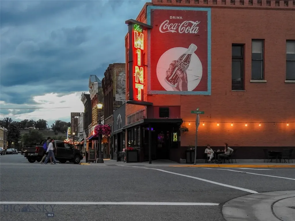 102 N Main Street Livingston MT 59047