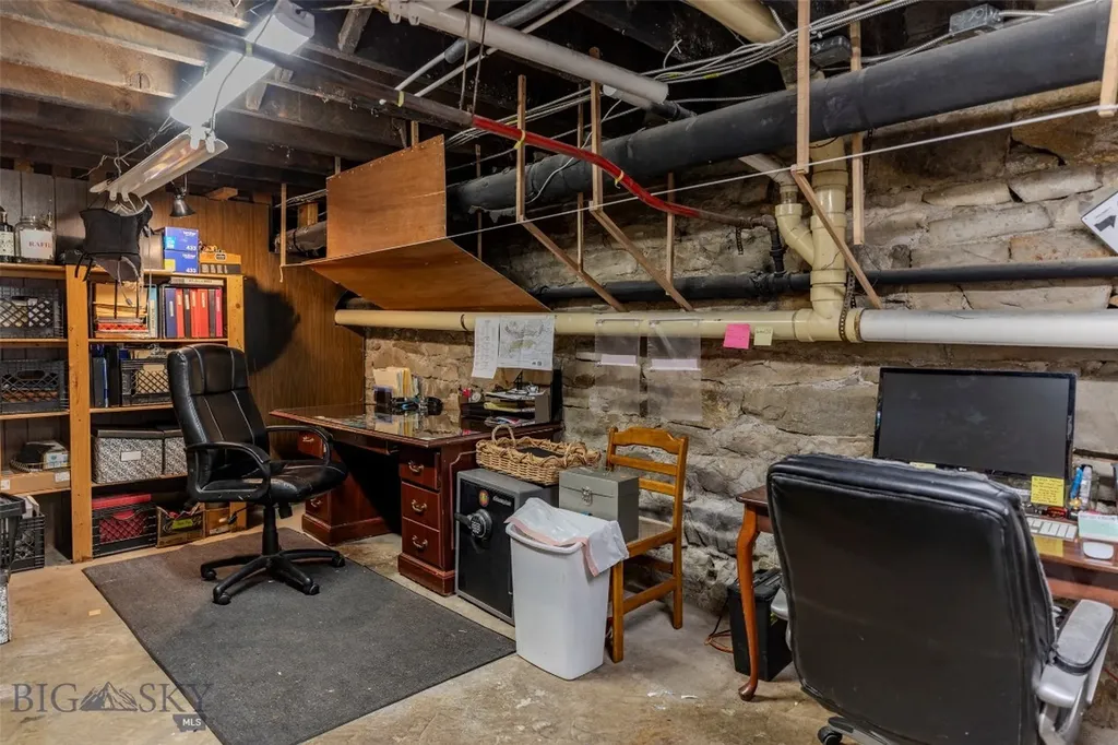 102 N Main Street Livingston MT 59047