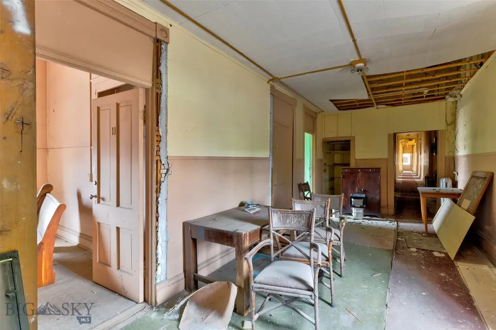 102 N Main Street Livingston MT 59047