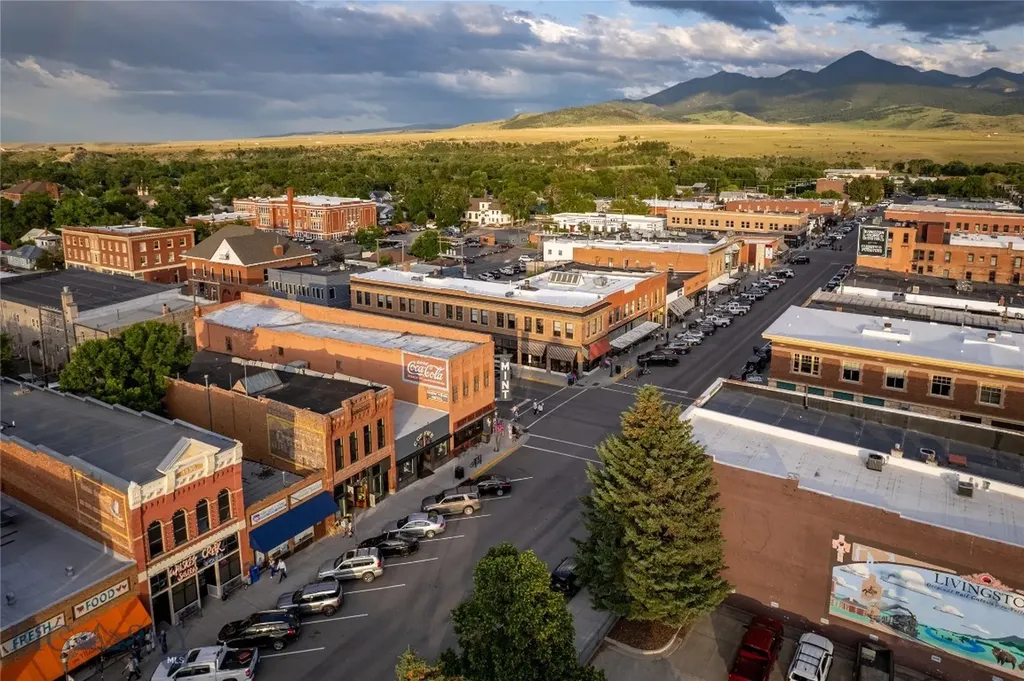 102 N Main Street Livingston MT 59047