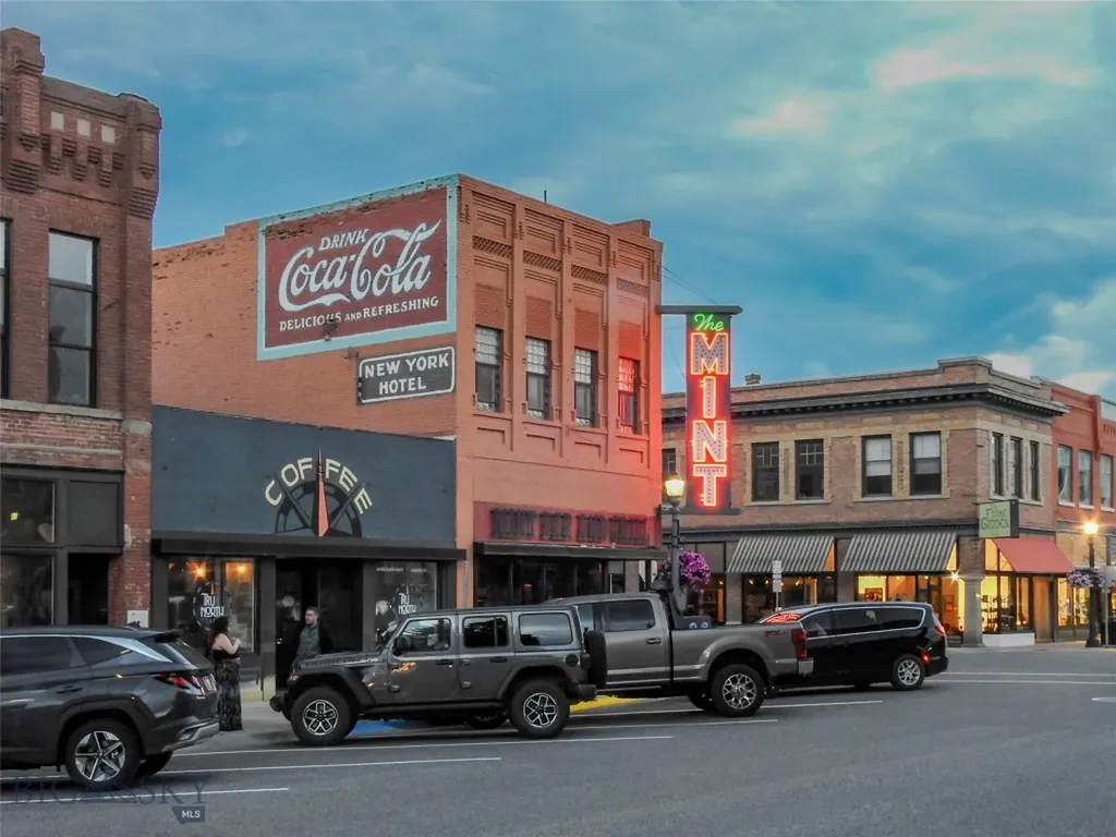 102 N Main Street Livingston MT 59047