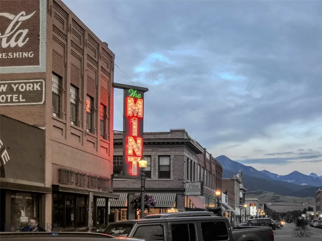 102 N Main Street Livingston MT 59047